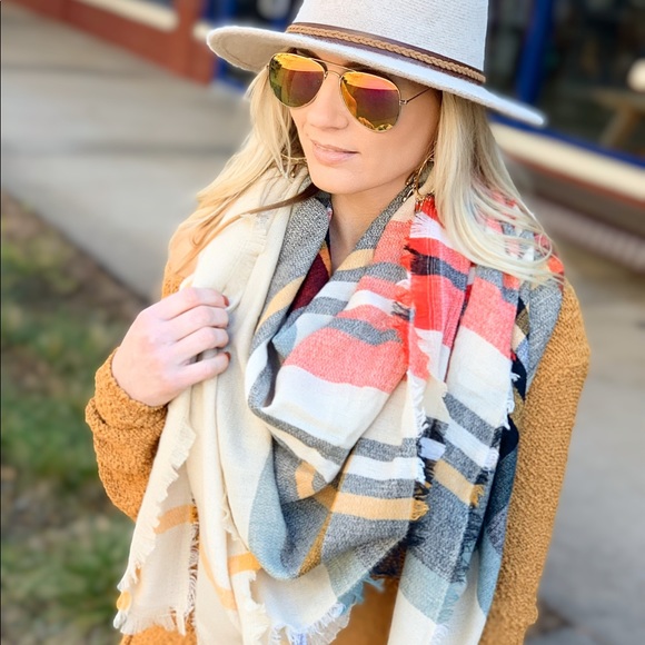 AUTUMN AIR BLANKET SCARF-MULTI - Picture 2 of 5